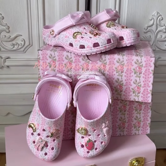LoveShackFancy Other - 🎀CROCS Kids' x LoveShackFancy Bow Back Classic Clog PINK MILK with Charms🎀